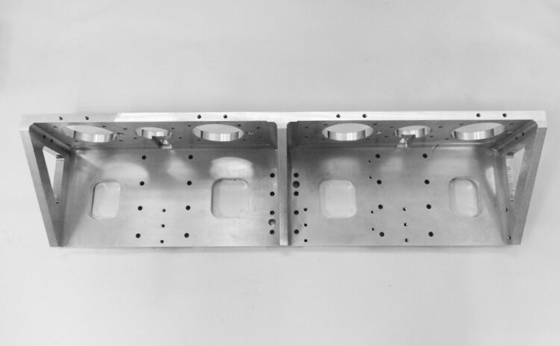 Centre d'usinage en métal sur mesure en acier inoxydable anodisé titane fraisant des pièces de rechange de commande numérique par ordinateur adaptées aux besoins du client 07
