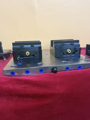 Fixe de maintien de la pièce à usiner en acier trempé CNC réglable sur plusieurs axes