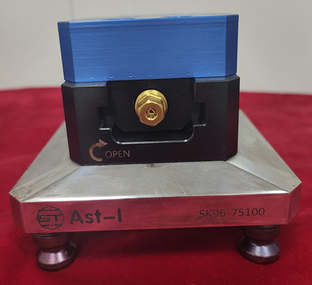 Étau à centrage automatique manuel à 5 ​​axes / fraiseuse CNC 0,02 mm