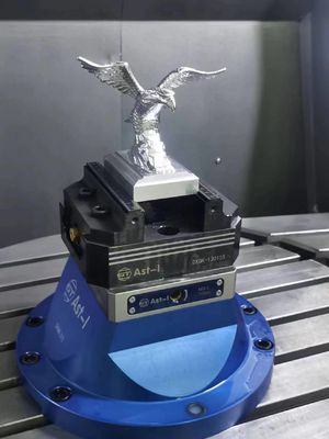 Montages d'étau de la largeur 130mm et systèmes d'auto-centrage de fixage pour la commande numérique par ordinateur de canalisation verticale de 5 axes